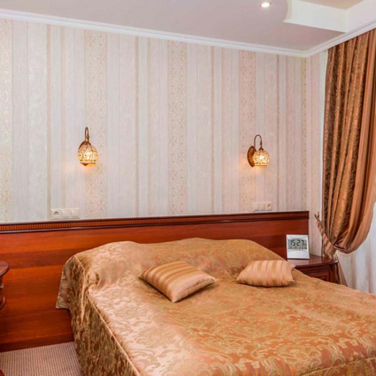 Спальня в 2 местном 2 комнатном Люксе санатория Крепость в Кисловодске